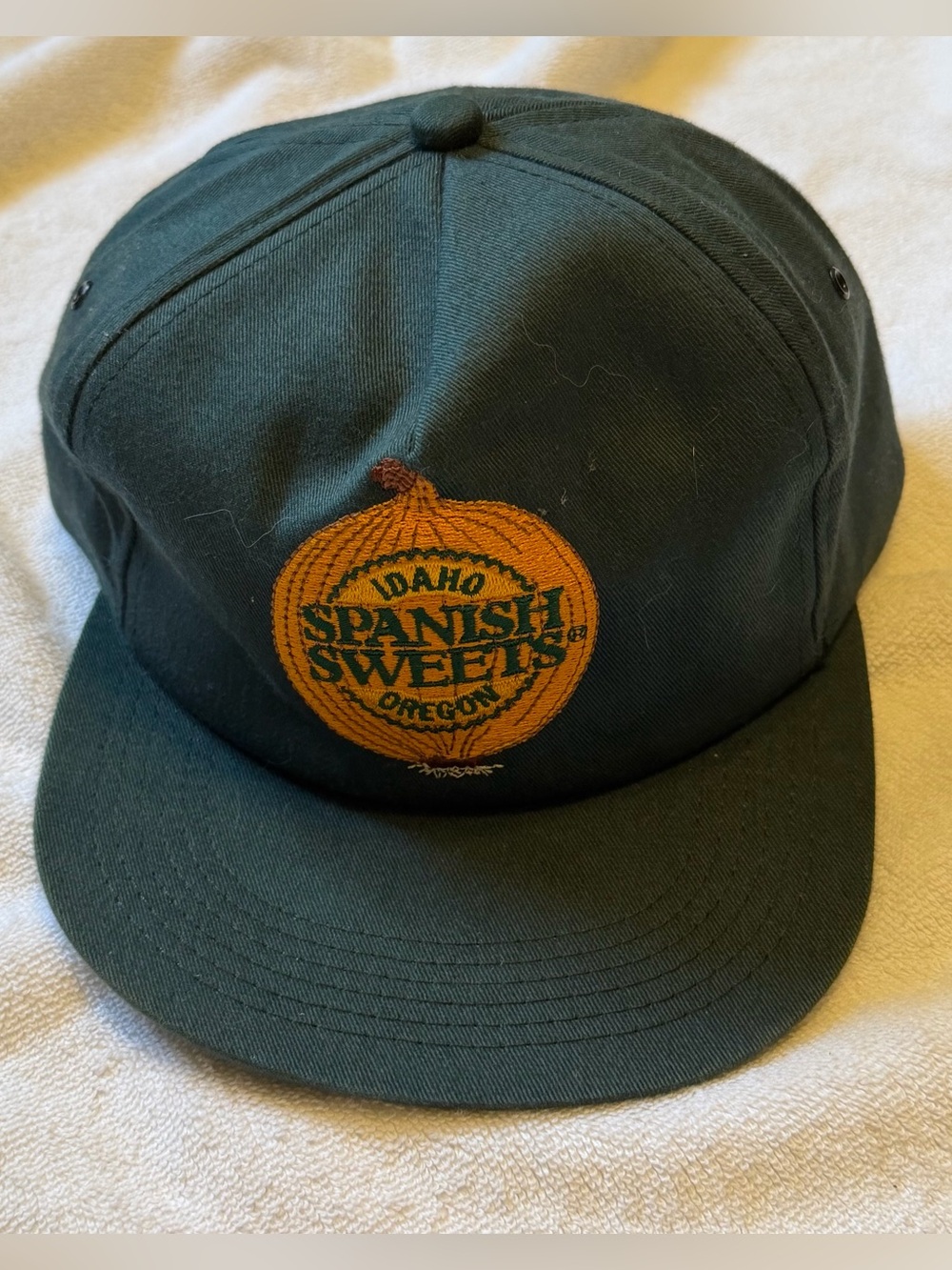 Dark Green Spanish Sweet Onion Cap